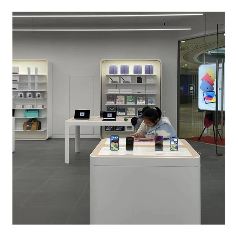 Szafka ekspozycyjna na akcesor – Phone Accessories Store recenzja i cena