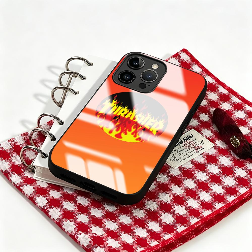 Etui na telefon marki THRASHER – Magnetic Phone Case recenzja i cena