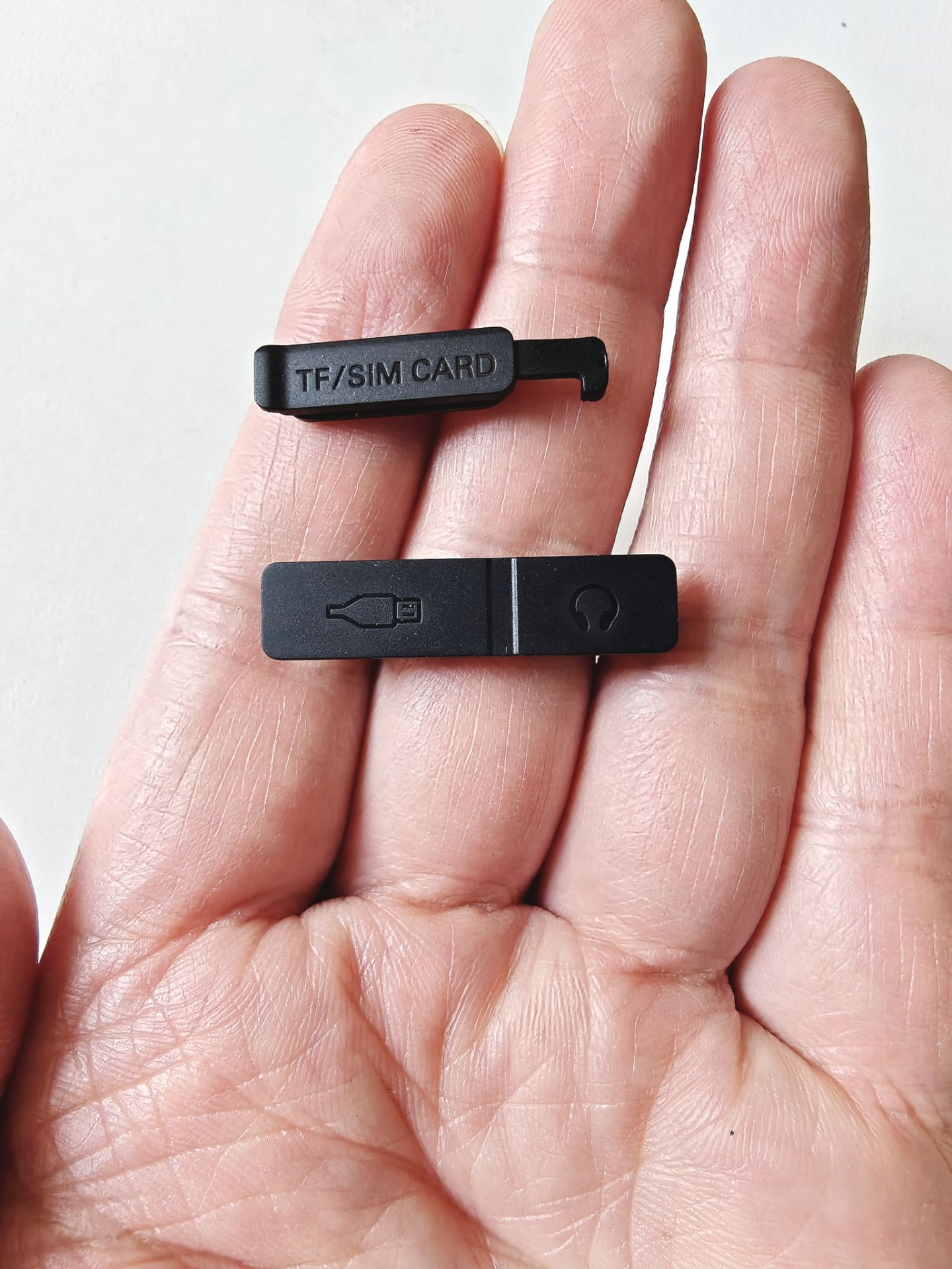 Gumowa zatyczka USB chroniąca  – Phone Accessories Store recenzja i cena